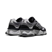 9060 "Black / Castlerock"
