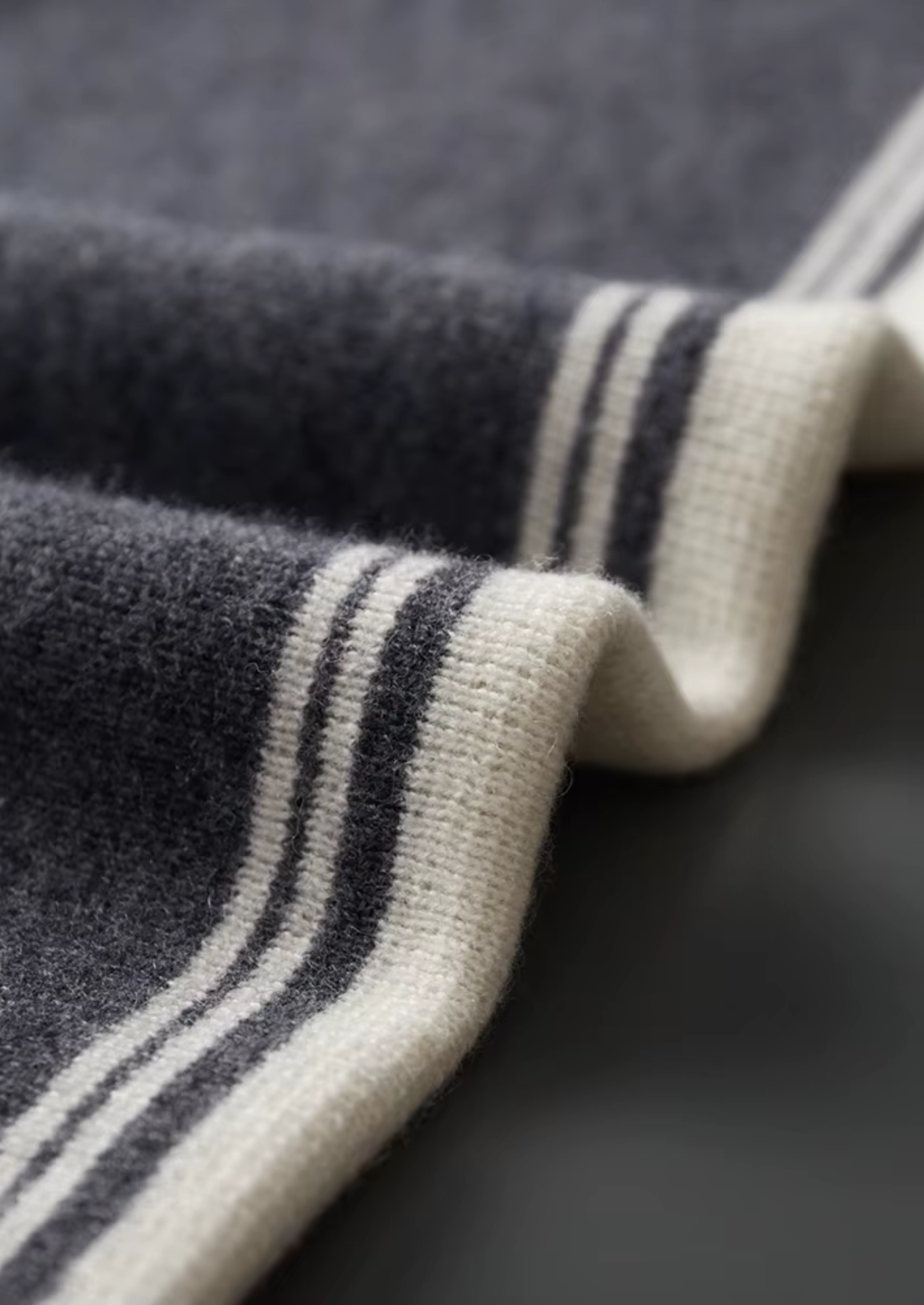 PURE EXTRA-FINE MERINO WOOL DAMIEN SET