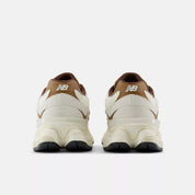 9060 "Breakfast Tea Angora"